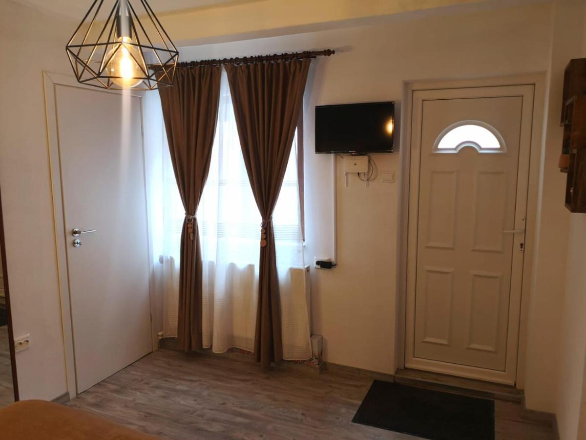 Traditional Boutique Brasov Exterior photo